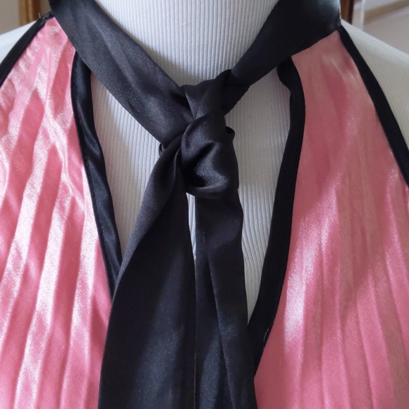 .Summer ClearanceUnique blushing pink tank( free w/ 54.00 purchase - Picture 3 of 8